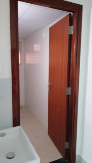 Room in 3 BHK Apartment at Candeur Crescent, Serilingampally – for Sale