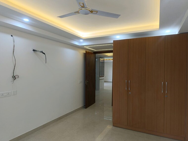 Room, chattarpur 4 Bedroom 220 Sq.Yd. Builder Floor In Chattarpur Delhi 9086175