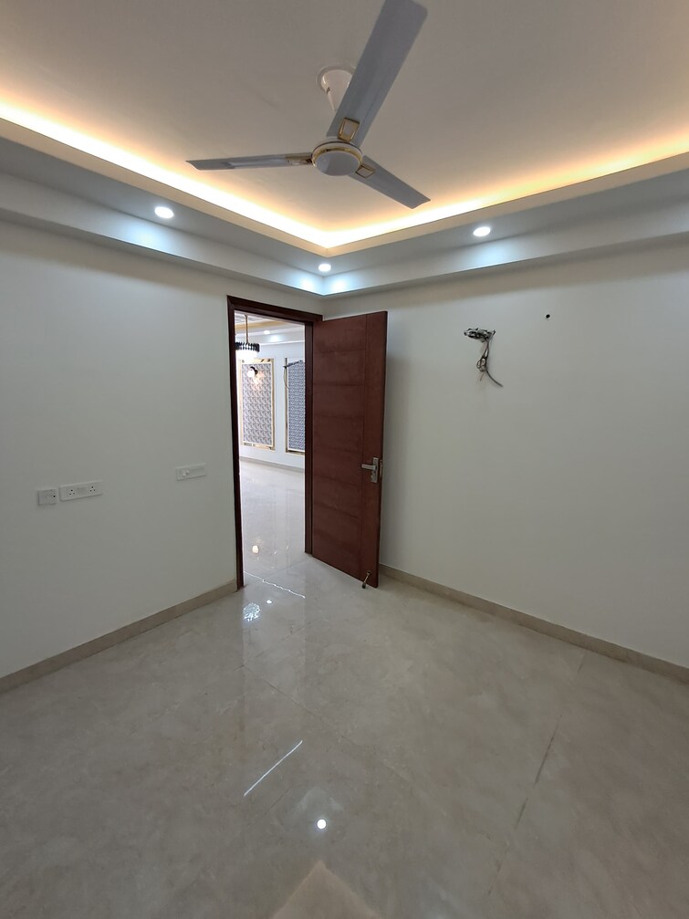 Cover Image, chattarpur 4 Bedroom 220 Sq.Yd. Builder Floor In Chattarpur Delhi 9086175