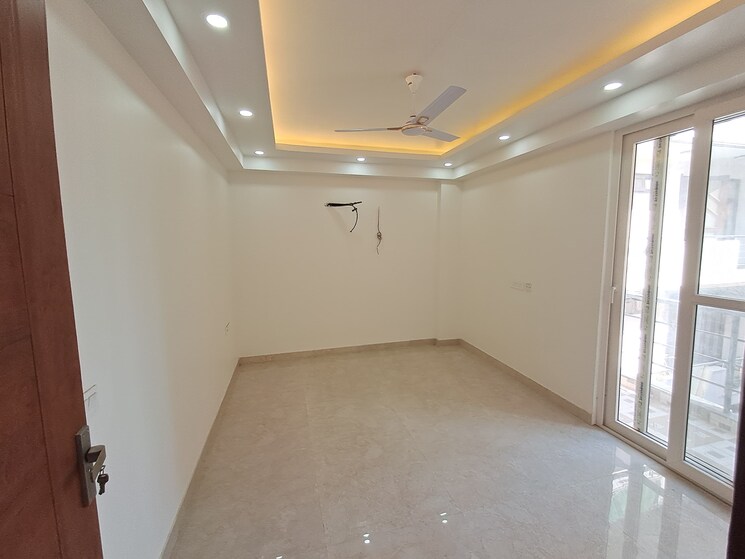 Room, chattarpur 4 Bedroom 220 Sq.Yd. Builder Floor In Chattarpur Delhi 9086175