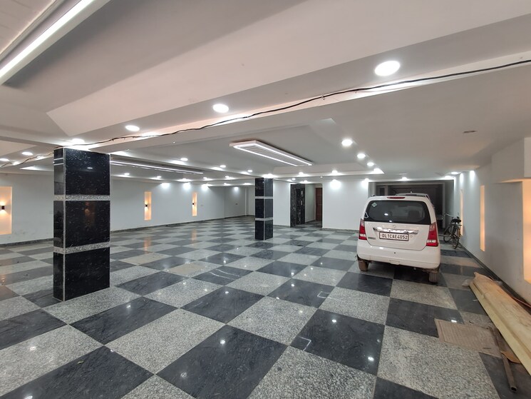  Parking, chattarpur 4 Bedroom 220 Sq.Yd. Builder Floor In Chattarpur Delhi 9086175