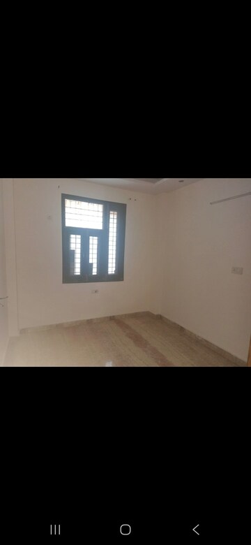 Room in 3.5 BHK Builder Floor at Puri PP City Centre, Pitampura – for Rent