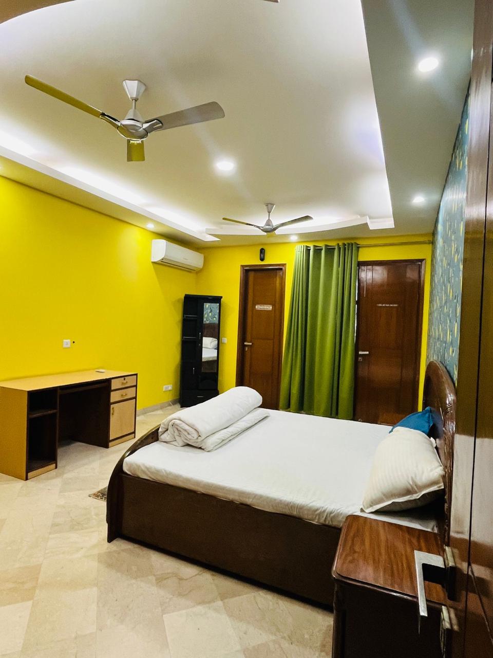 1 BHK Builder Floor For Rent in Saket