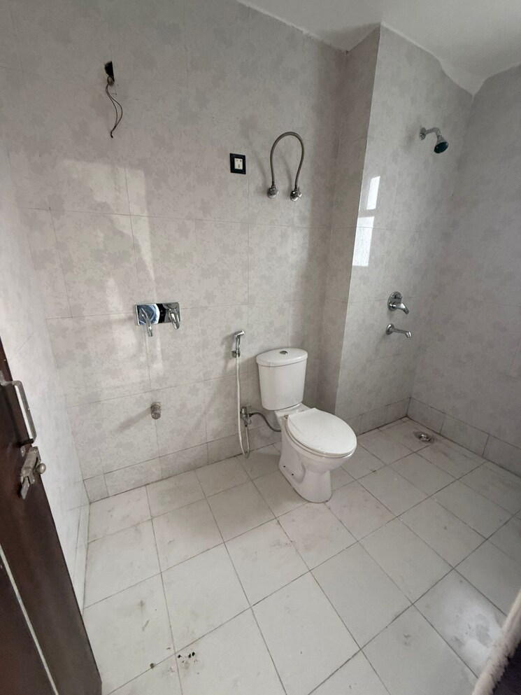 Bathroom, oxirich-avenue 3 Bedroom 1362 Sq.Ft. Apartment In Ahinsa Khand 2 Ghaziabad 9086230