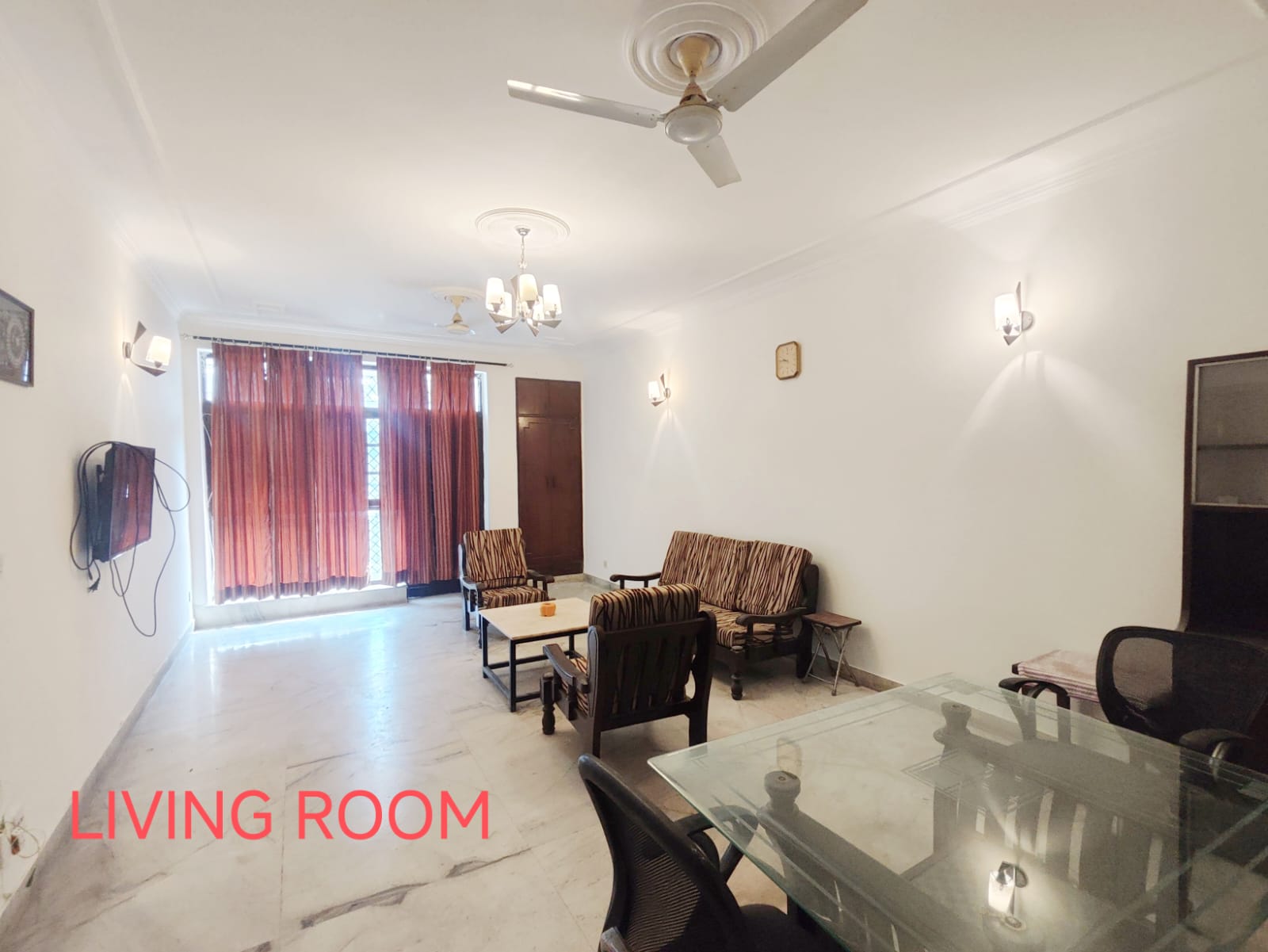 3 BHK + Servant Room 300 Sq.Ft. Builder Floor in DLF Gateway Tower