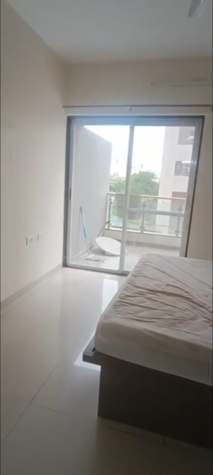 2 BHK + Study Room Apartment For Rent in Venkatesh Graffiti