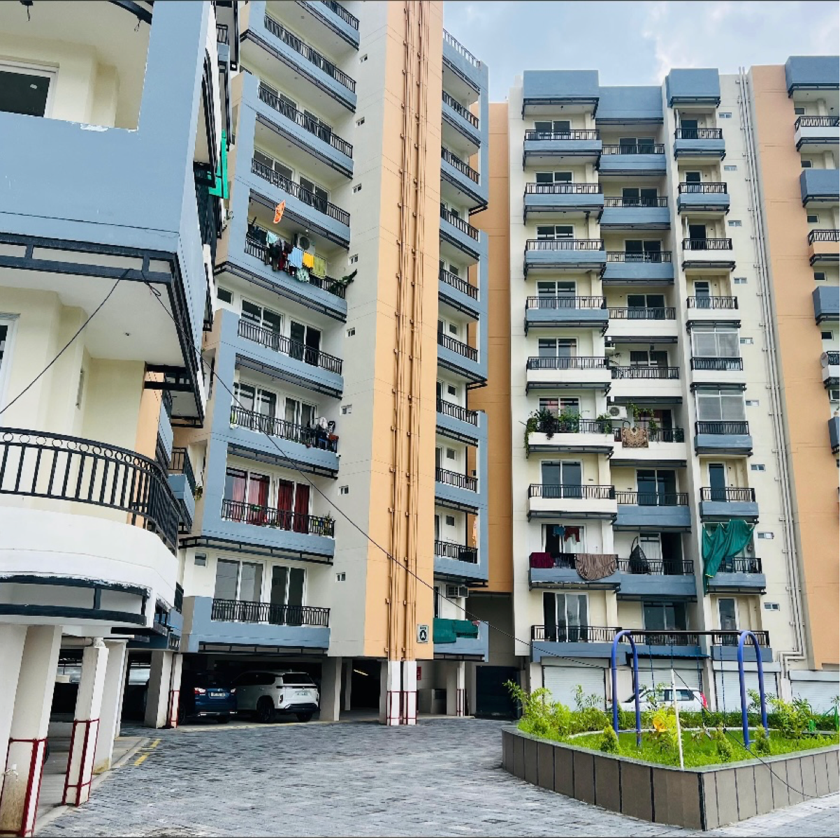 4 BHK + Servant Room Apartment For Sale in Ratan Galaxy