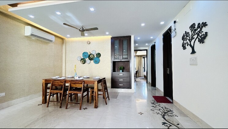 Living Room, defence colony 3 Bedroom 217 Sq.Yd. Builder Floor In Defence Colony Delhi 9086354