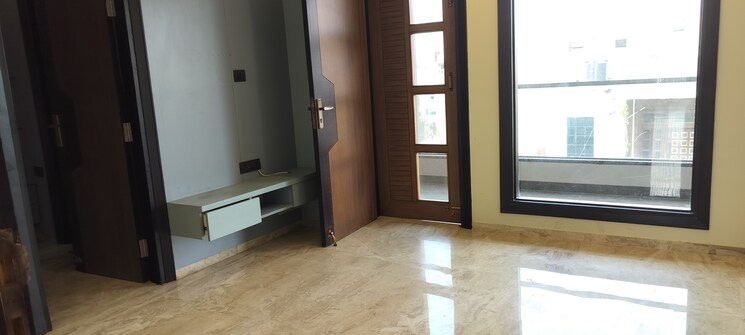 Room, rwa-apartments-sector-41 3 Bedroom 216 Sq.Mt. Independent House In Sector 41 Noida 9086360