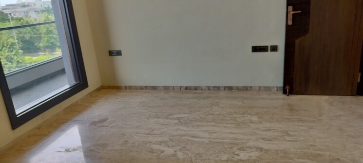 Room, rwa-apartments-sector-41 3 Bedroom 216 Sq.Mt. Independent House In Sector 41 Noida 9086360