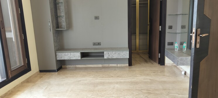 Room, rwa-apartments-sector-41 3 Bedroom 216 Sq.Mt. Independent House In Sector 41 Noida 9086360