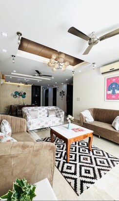 6+ BHK + Servant Room Builder Floor For Sale in Defence Colony