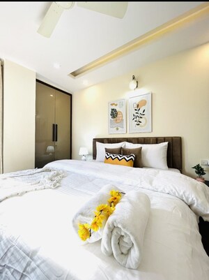 Bedroom in 6+ BHK Builder Floor at Defence Colony – for Sale