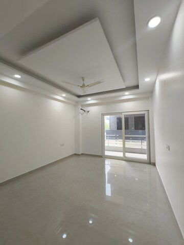 Room in 3 BHK Apartment at Hero Homes Gurgaon, Sector 104 – for Rent