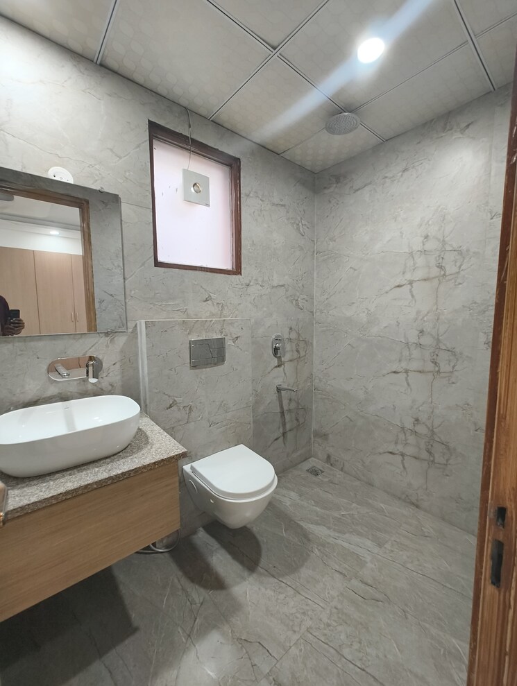 Bathroom, hero-homes-gurgaon 3 Bedroom 884 Sq.Ft. Apartment In Sector 104 Gurgaon 9086381