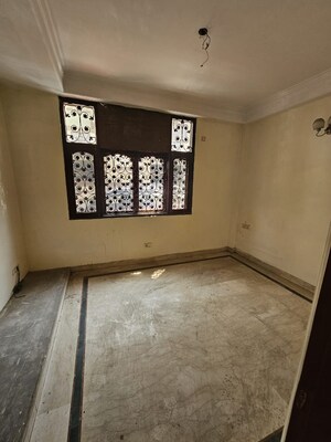 Room in 3 BHK Builder Floor at Greater Kailash ii – for Sale