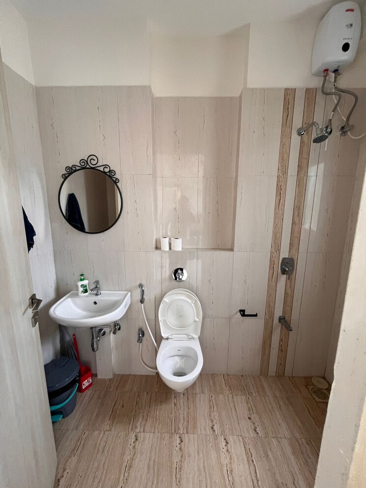 Bathroom, indus-valley-aangan 2 Bedroom 843 Sq.Ft. Apartment In Matunga West Mumbai 9086408