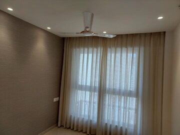 Room in 2.5 BHK Apartment at Wadhwa The Address Boulevard, Ghatkopar West – for Rent