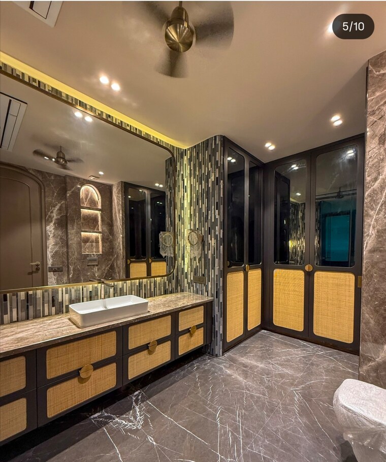 Bedroom, greater kailash ii 4 Bedroom 1000 Sq.Yd. Builder Floor In Greater Kailash ii Delhi 9086459