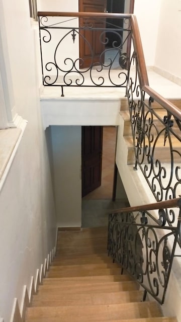 Staircase in 4 BHK Builder Floor at Greater Kailash ii – for Rent