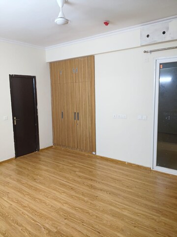 Room in 3 BHK Apartment at Prateek Grand City, Siddharth Vihar – for Sale