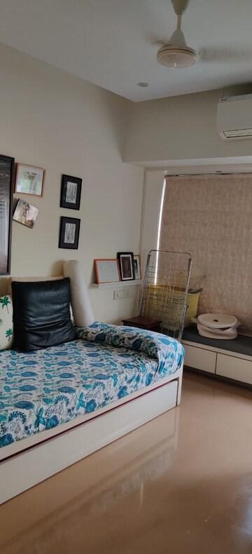 Bedroom in 2 BHK Apartment at Heritage Apartments Bandra, Bandra West – for Rent