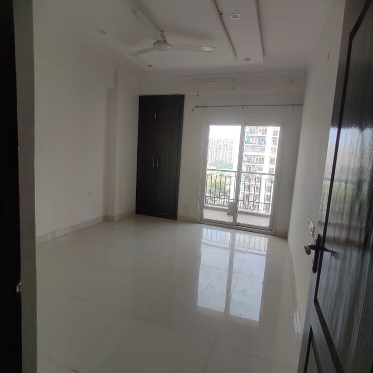 Room, maxblis-grand-kingston 3 Bedroom 1234 Sq.Ft. Apartment In Sector 75 Noida 9086476