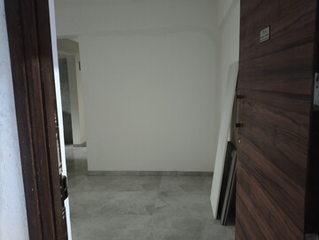 Room in 2 BHK Apartment at Ruturaj Classic, Nalasopara West – for Sale