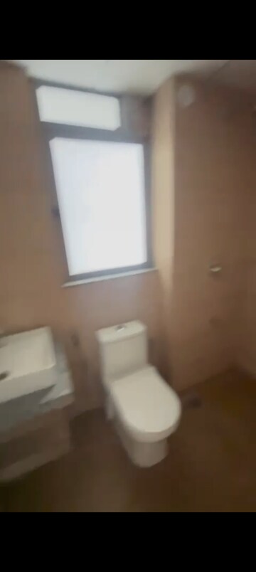 Room in 2 BHK Apartment at Kalpataru Immensa, Kolshet Road – for Rent