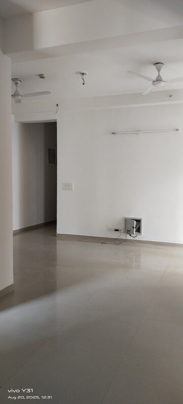 Room in 3 BHK Apartment at Mahagun Mywoods, Sector 16c Greater Noida – for Rent