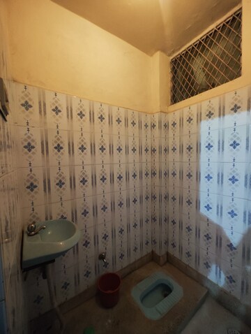Bathroom in 1 RK Apartment at Katwaria Sarai – for Rent
