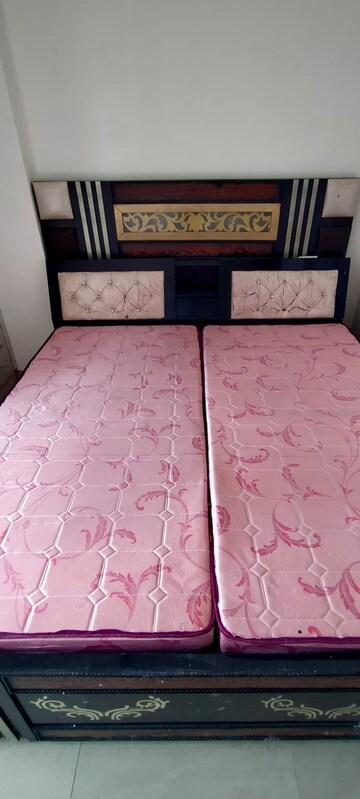 1 BHK Apartment For Rent in ROF Aalayas, Sector 102