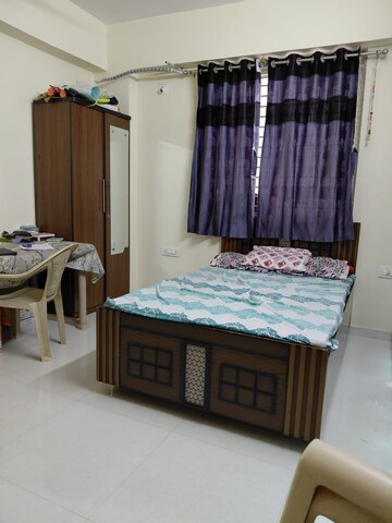Bedroom in 3 BHK Apartment at Memnagar – for Rent