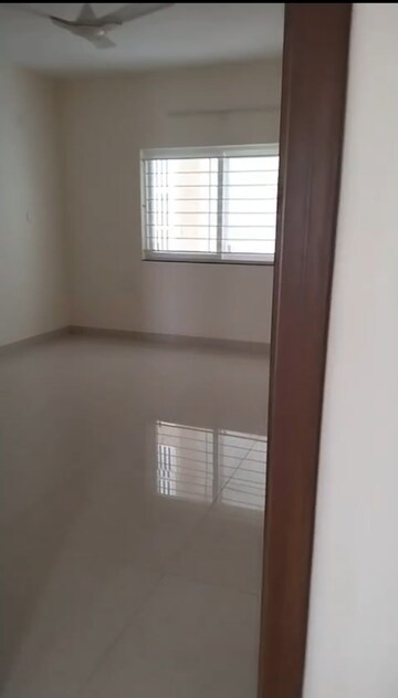 Room in 4 BHK Apartment at Manikonda – for Rent
