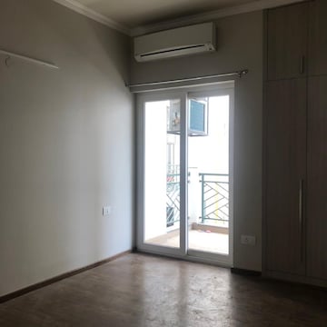 Bedroom in 2.5 BHK Builder Floor at Central Park 3 Flower Valley, Sohna Sector 33 – for Sale