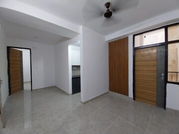 Room in 2 BHK Apartment at Vasant Kunj – for Rent