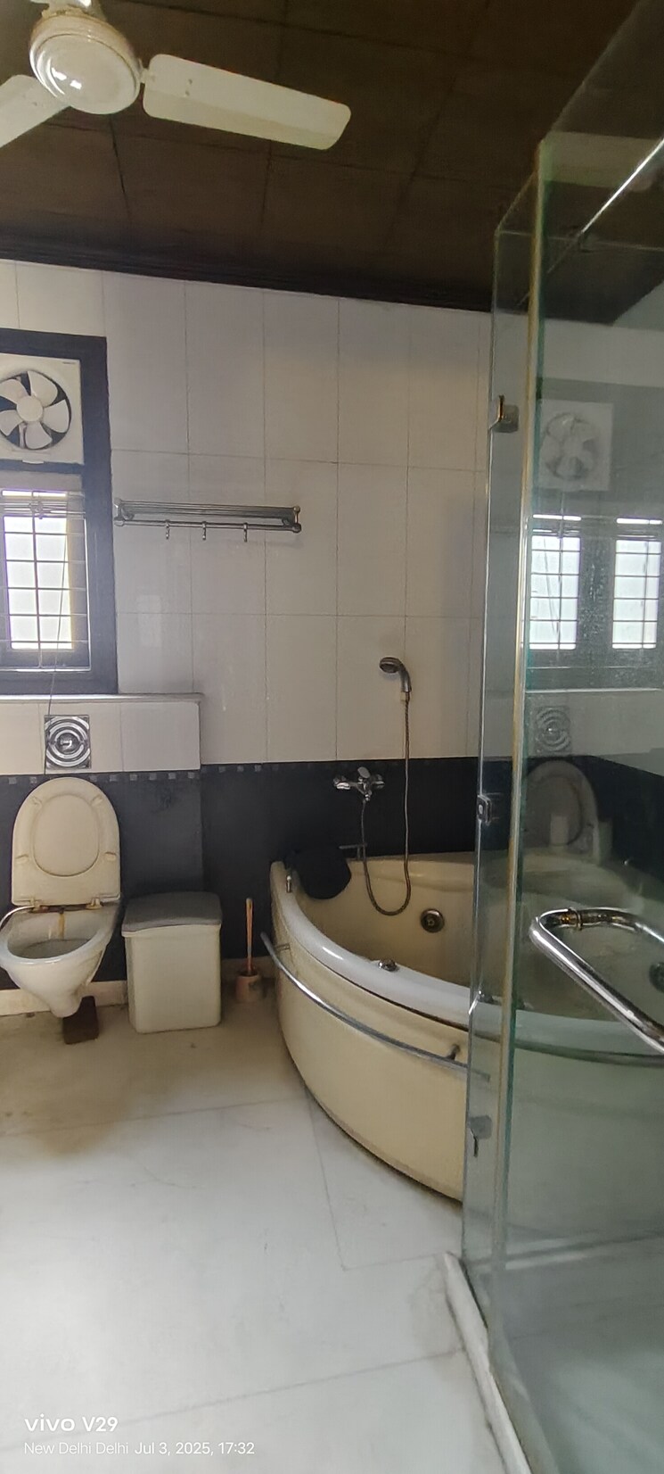 Bathroom, greater kailash ii 5 Bedroom 1200 Sq.Yd. Builder Floor In Greater Kailash ii Delhi 9086571