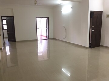 Room in 3 BHK Apartment at Indiranagar – for Rent