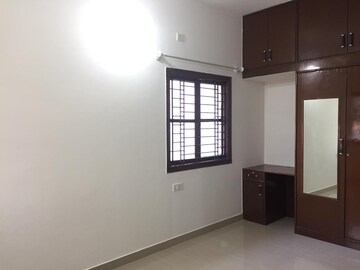 Room in 3 BHK Apartment at Indiranagar – for Rent