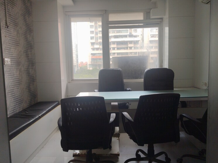 Team Area, netaji subhash place Commercial Office Space 525 Sq.Ft. In Netaji Subhash Place Delhi 9086605