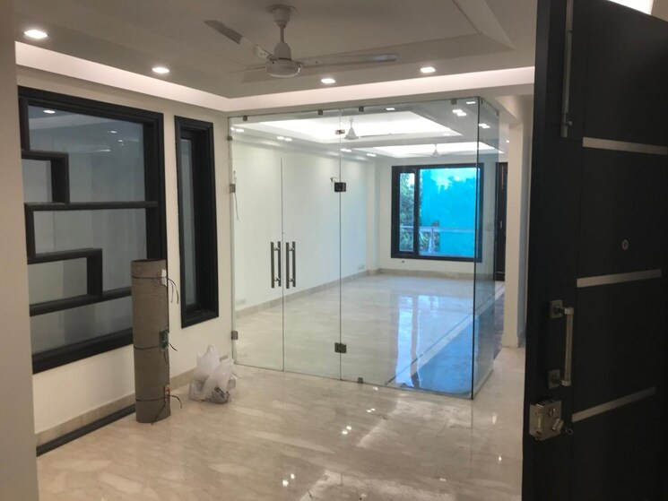 Living Room, greater kailash i 3 Bedroom 250 Sq.Yd. Builder Floor In Greater Kailash I Delhi 9086623