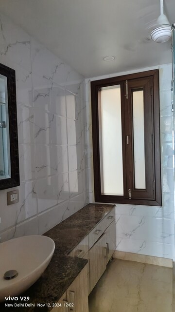 Room in 3 BHK Builder Floor at Greater Kailash I – for Rent