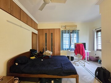 Bedroom in 3 BHK Apartment at Indiranagar – for Rent