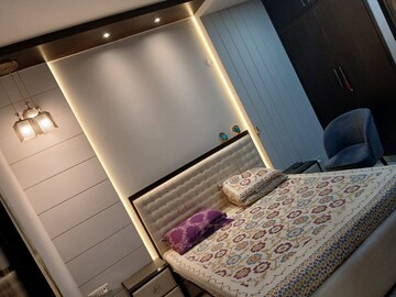 Furnished Amenities in 3 BHK Builder Floor at Green Park – for Sale