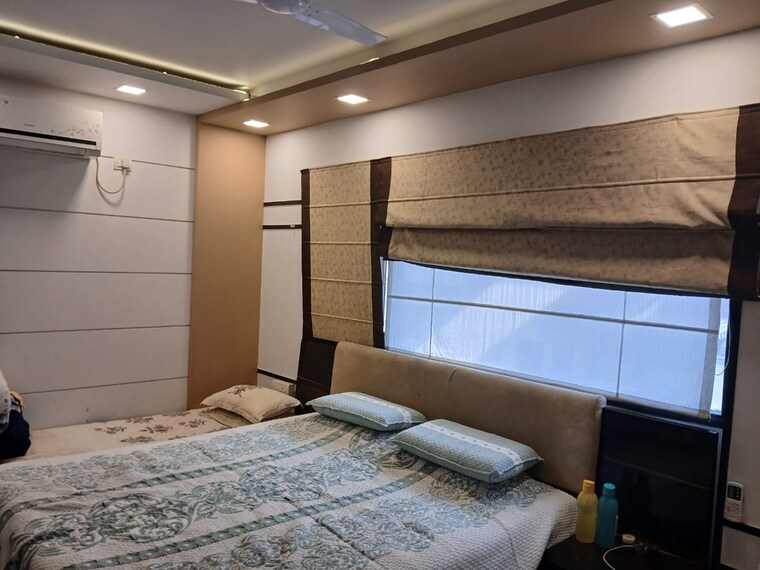Bedroom, green park 3 Bedroom 200 Sq.Yd. Builder Floor In Green Park Delhi 9086648