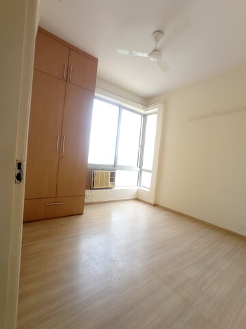 Room in 2 BHK Apartment at Pioneer Park Phase 1, Sector 61 – for Rent