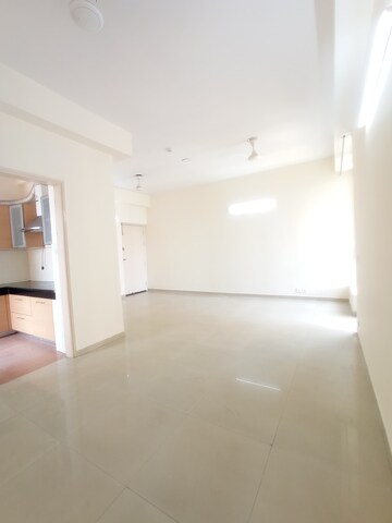 Room in 2 BHK Apartment at Pioneer Park Phase 1, Sector 61 – for Rent