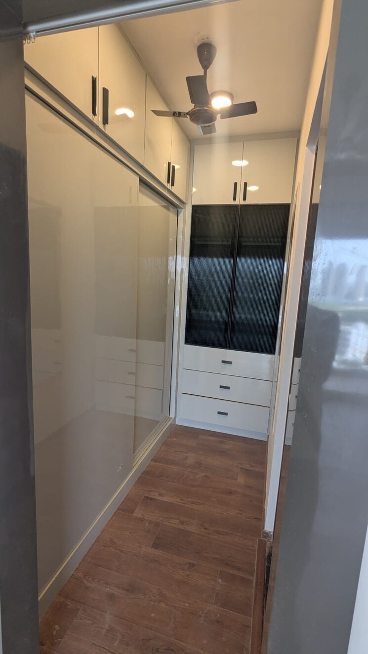 Bathroom, shapoorji-pallonji-joyville-gurgaon 3 Bedroom 1852 Sq.Ft. Apartment In Sector 102 Gurgaon 9086669