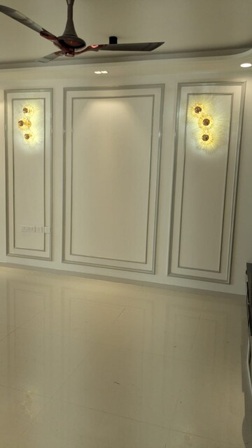 Building Lobby in 3 BHK Apartment at Shapoorji Pallonji Joyville Gurgaon, Sector 102 – for Rent