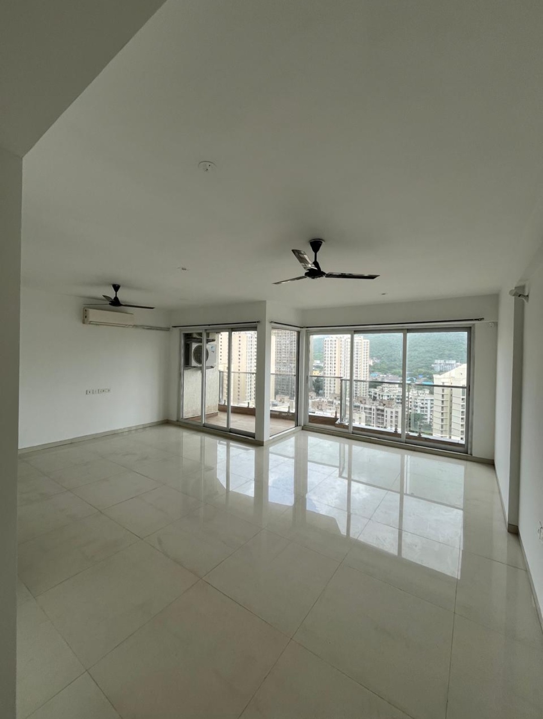 3 BHK + Extra Room 1440 Sq.Ft. Apartment in Soham Crystal Spires